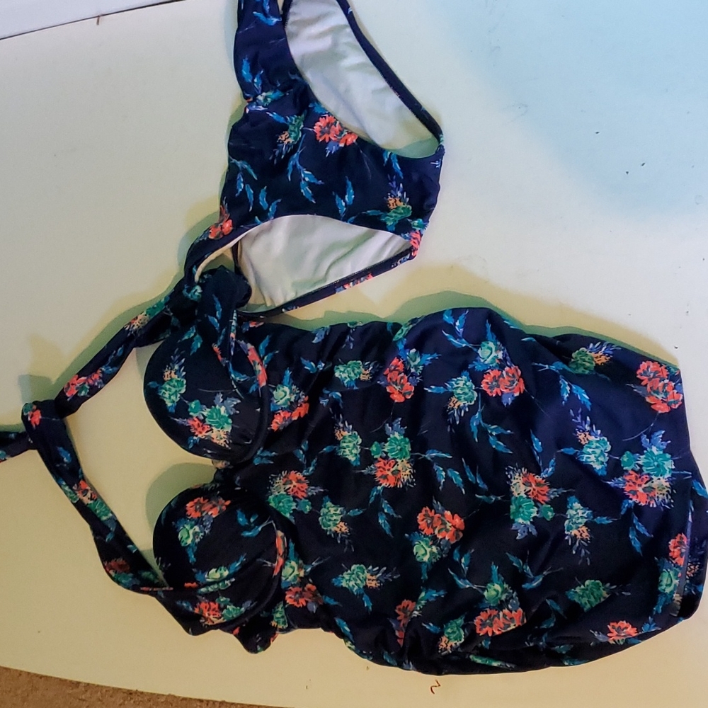 Victoria's Secret women's S 34A blue floral push up 2 piece tankini